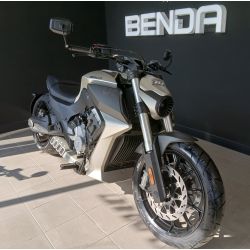 Motocykl Benda LFC 700...